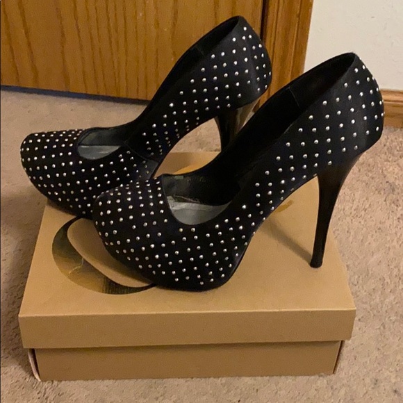 Heels - Picture 3 of 5